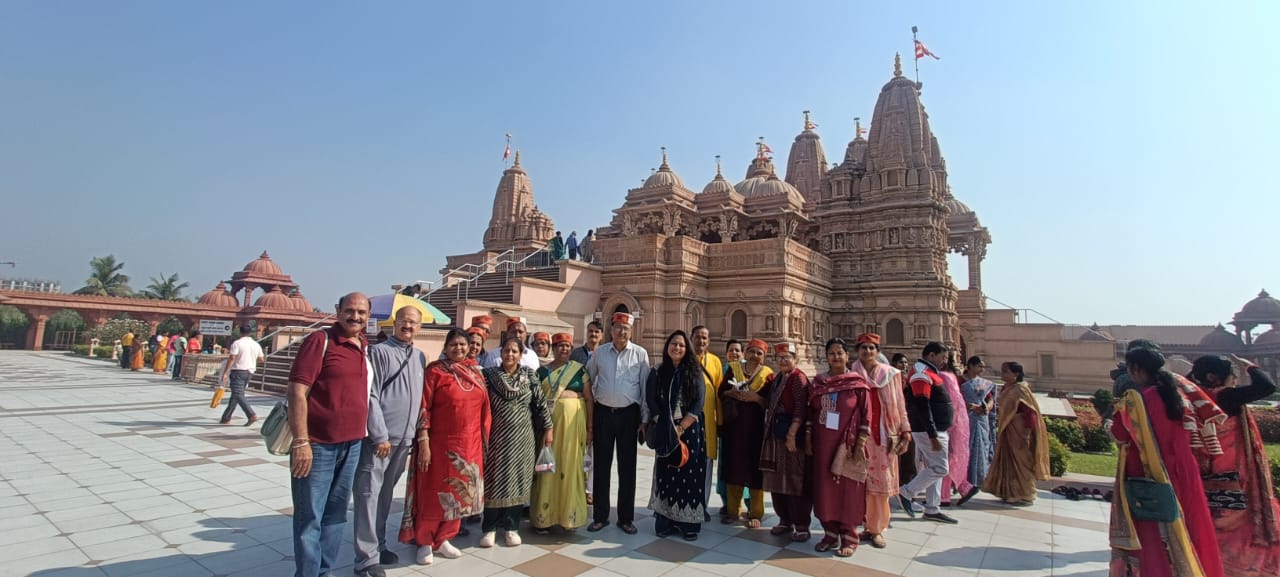 Book safe, affordable and hassle-free taxi rides with Snow Ride Travels Comfortable & Reliable Taxi Service for Your Journey